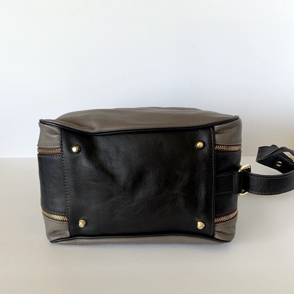 Valentina Hobo Shoulder Backpack Italian Taupe Black Leather NWT - Picture 6 of 16